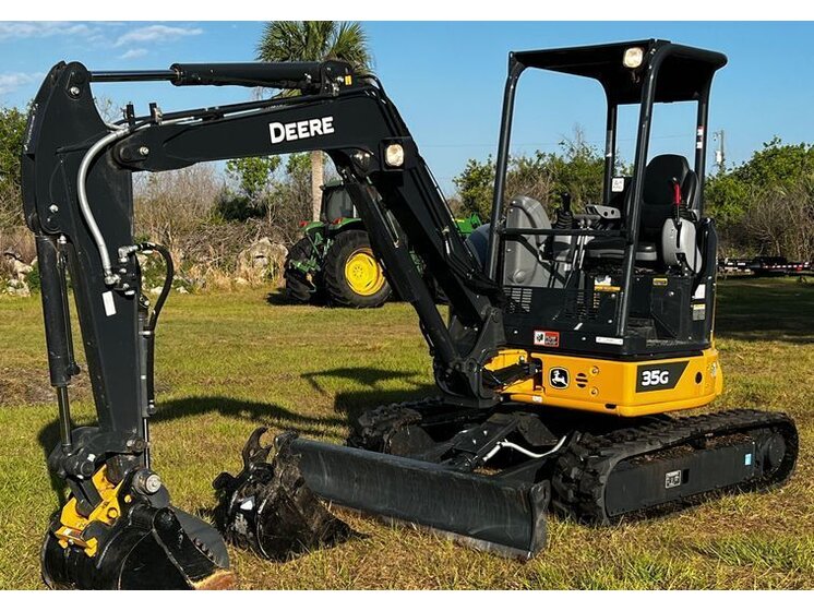 2022 John Deere 35G