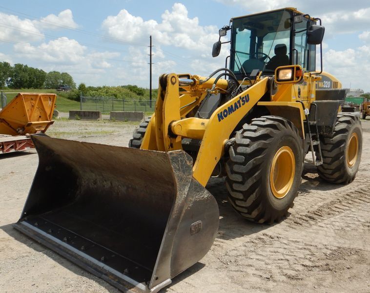 2007 Komatsu WA320-5L equipment photo