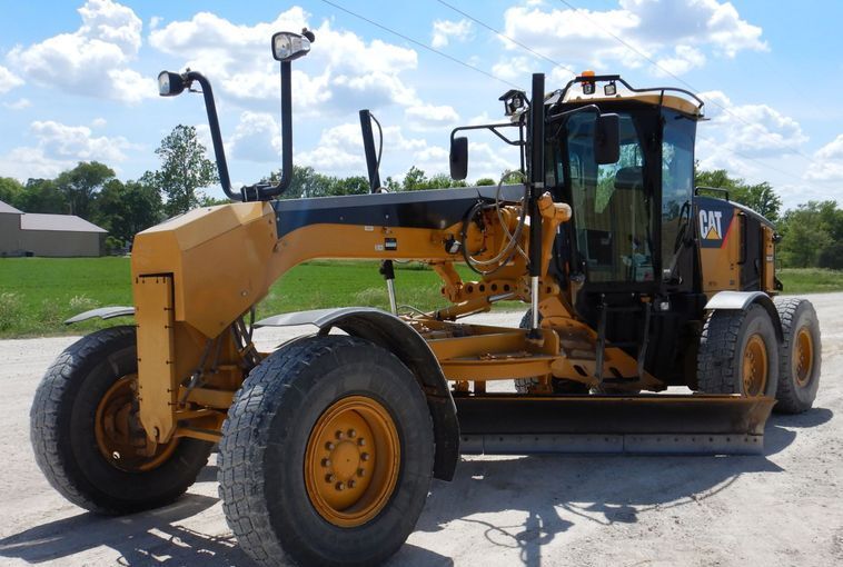 2010 Caterpillar 140M equipment photo
