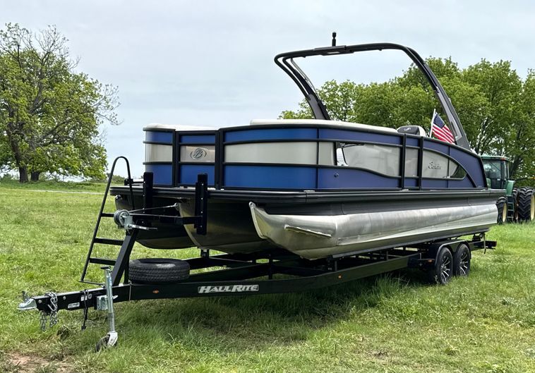 2025 Barletta L25UC equipment photo